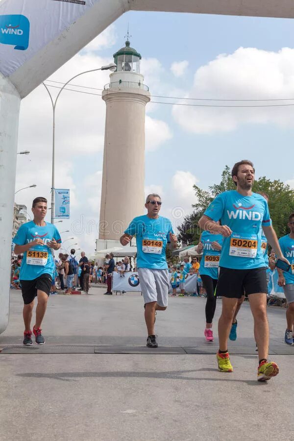 Греческий гонец фидиппид. Э. Марафонский бег в древней греции. Греческий воин фидиппид. Армия греков марафонская битва.
