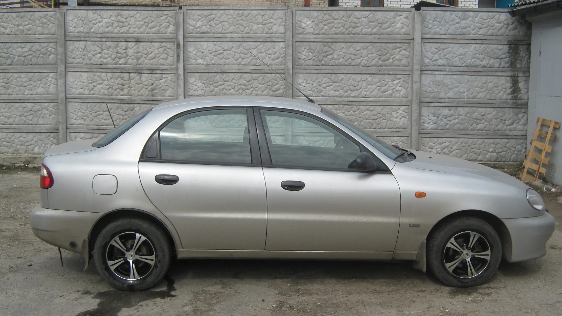 Шины дэу сенс. Daewoo sens 1.3. дэу сенс 2003. дэу сенс 1998. дэу сенс 1.3 2003 года польской сборки.