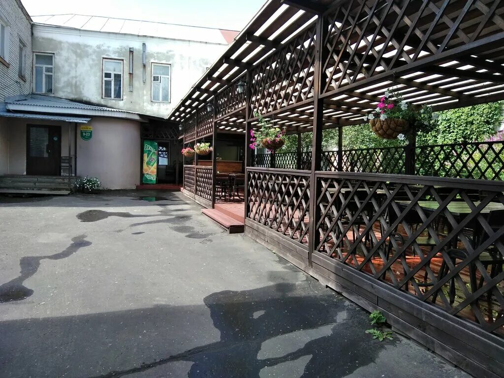 Кафе охотничий дворик кузнецк. Касимовский дворик касимов. Ресторан охотничий дворик. Охотничий магазин в кузнецке. База отдыха дубрава кузнецкий район.