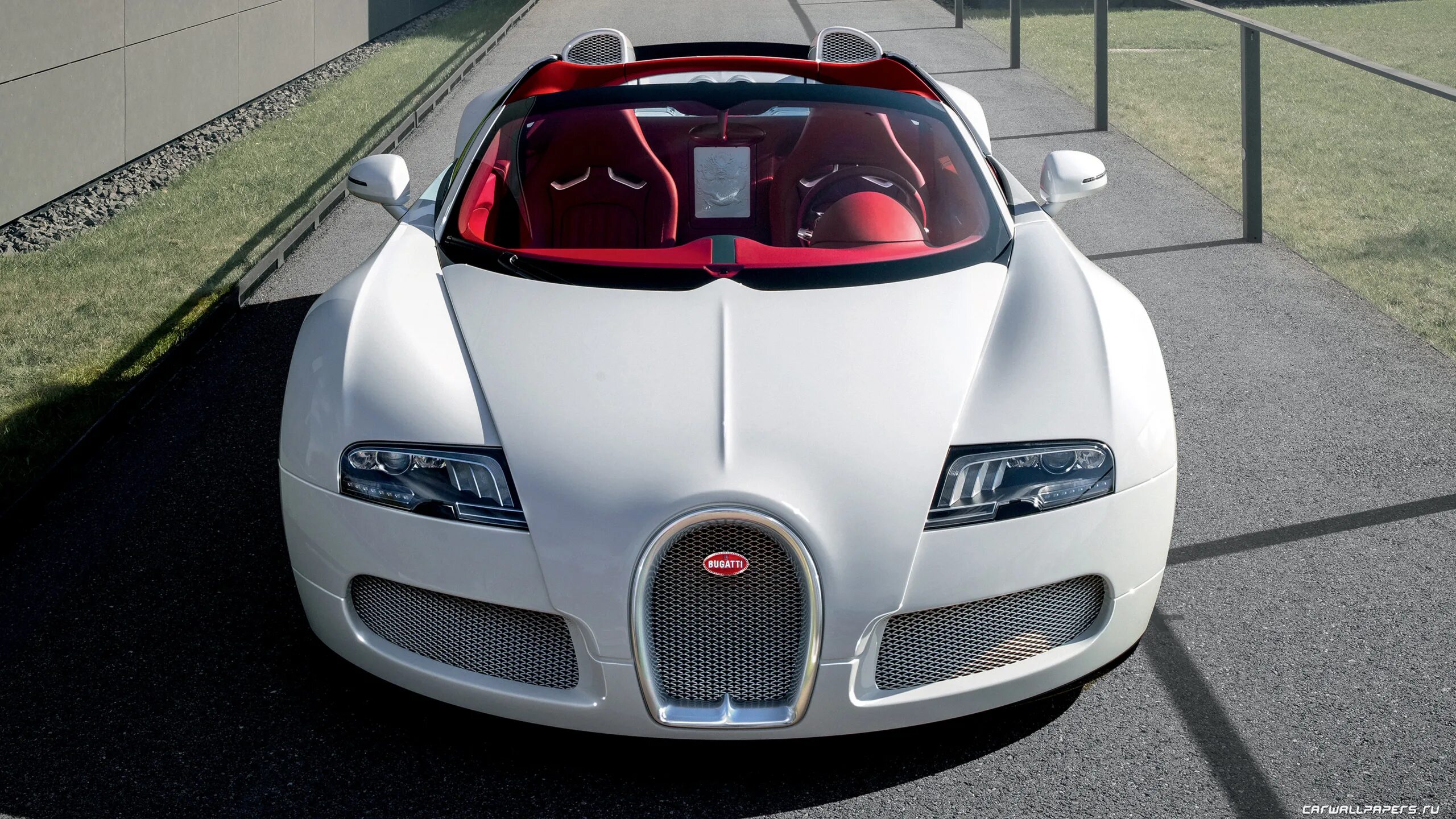 Bugatti veyron grand. Бугатти Вейрон. Bugatti Veyron Grand Sport White. Бугатти Вейрон 2. Бугатти Вейрон белая.