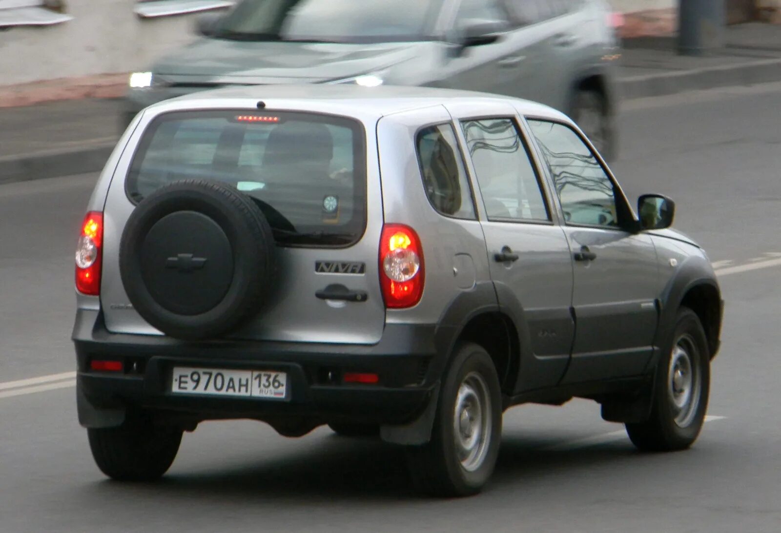 2123 цвета. Chevrolet Niva 2123 винил. Шевроле Нива 2012 год гос номер. Е 096 АН 136.