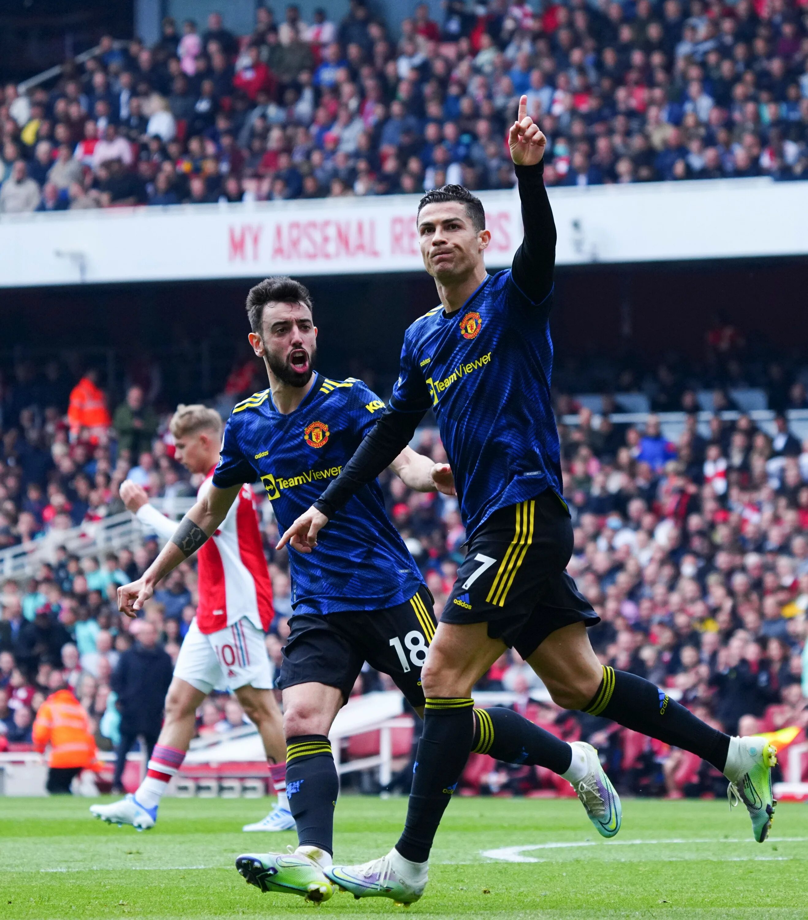 Antony vs arsenal. Ronaldo vs arsenal. ronaldo vs arsenal 2009. arsenal vs juventus 2025 qachon bosglanadi.