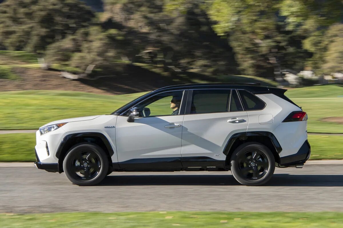Тойота рав 4 гибрид. Рав 4 гибрид. Toyota rav4 hybrid. Toyota rav4 hybrid. Rav4 гибрид.