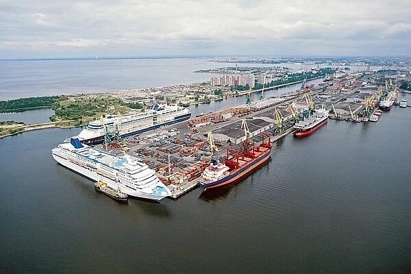 Морской порт Санкт-Петербург увеличил инвестиции в развитие на 53% - Коммерсантъ
