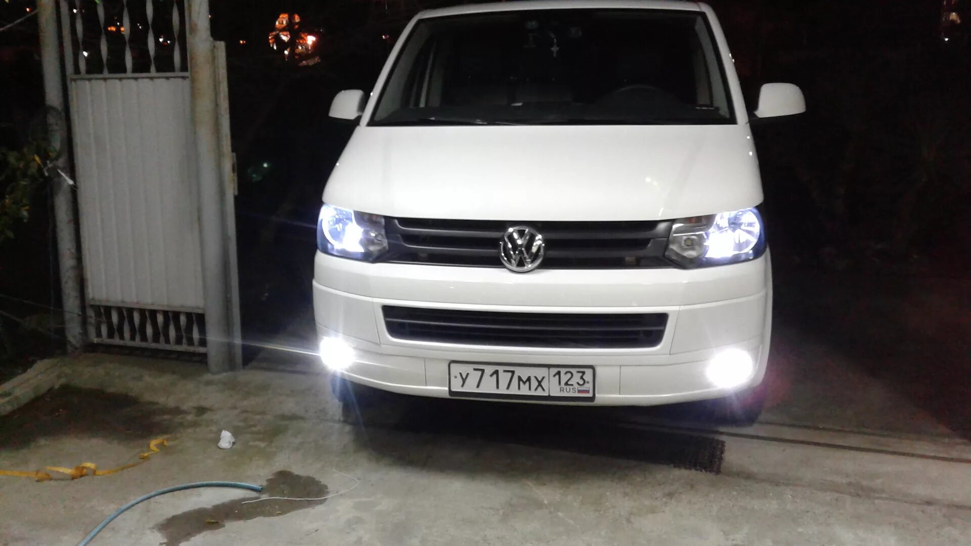 Фара транспортер т5. Volkswagen t5 GP ПТФ led. VW Transporter t5 ПТФ led. Фольксваген Каравелла т5 Рестайлинг. Led VW T6.1.