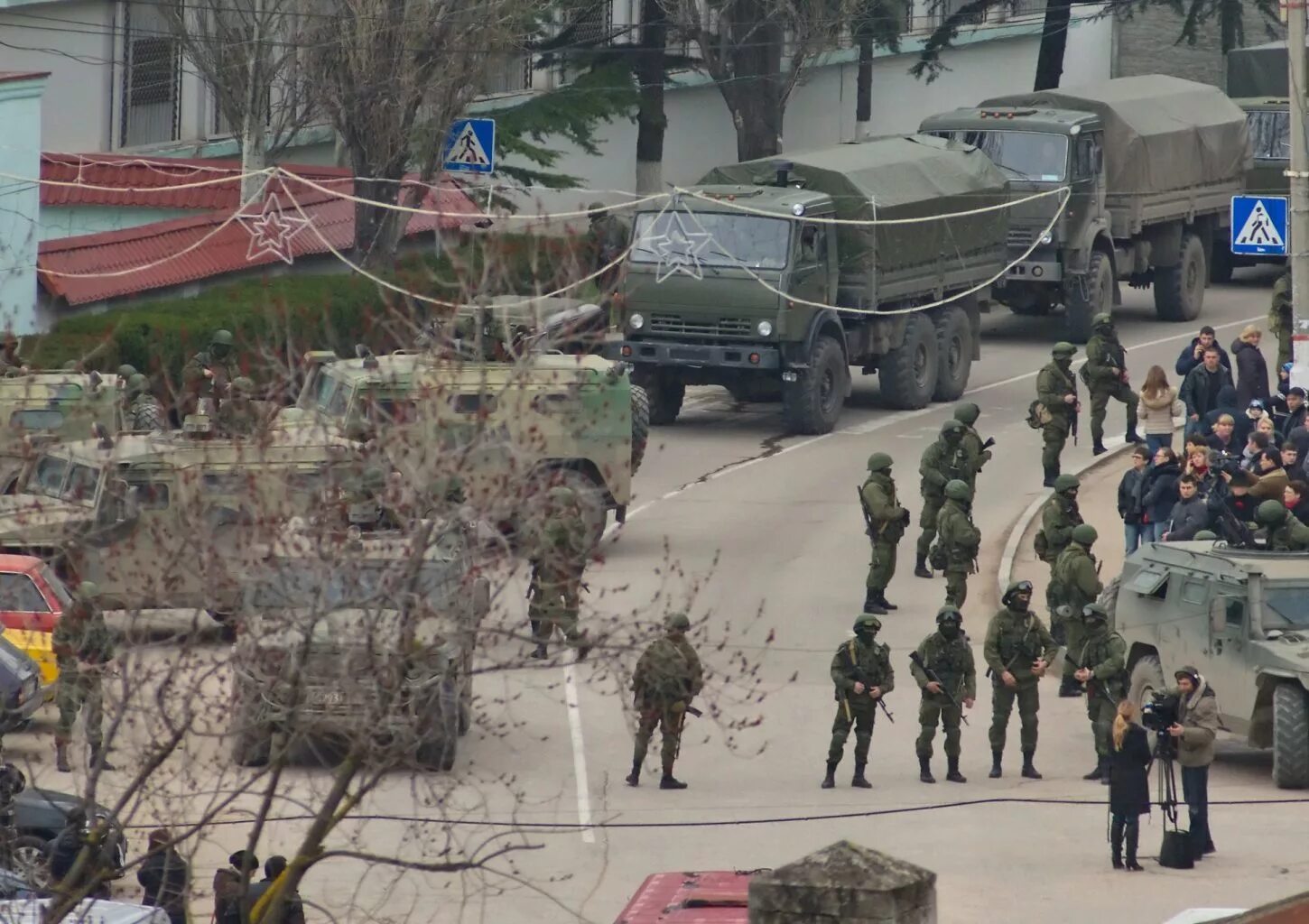 Сейчас есть военное положение. Чрезвычайное и военное положение. военное положение. чрезвычайно положение. военное положение картинки.