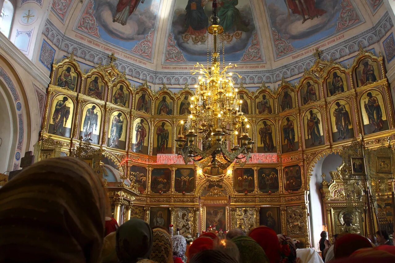 Храм покрова пресвятой богородицы в ясеневе. Храм покрова внутри. Храм покрова на нерли интерьер. Свято-покровский женский монастырь верхотурье официальный сайт. Храм покрова на нерли внутри убранство.