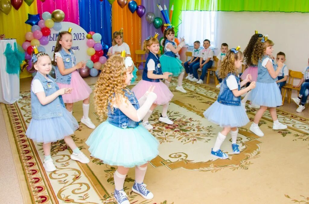 выпускной утренник в детском саду. выпускном утреннике. выпускном утреннике. тематический выпускной в детском саду. сценка на выпускной в детском саду.