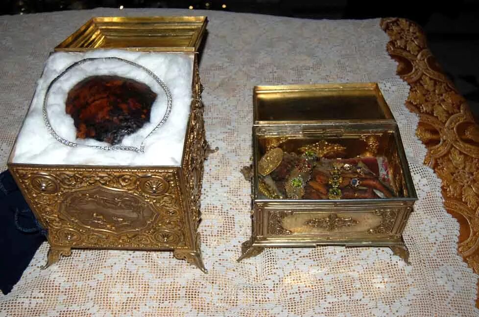 Мощи святой равноапостольной ольги. Синайский монастырь мощи екатерины. Десница апостола андрея первозванного. Мощи святой великомученицы марины. Мощи евфимии всехвальной.