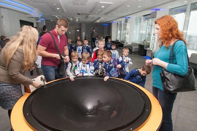 Планетарий новосибирск ключ-камышенское плато. Новосибирский планетарий параболоиды. Планетарийровосибирск парк. Большой новосибирский планетарий новосибирск. Детско юношеский планетарий новосибирск.