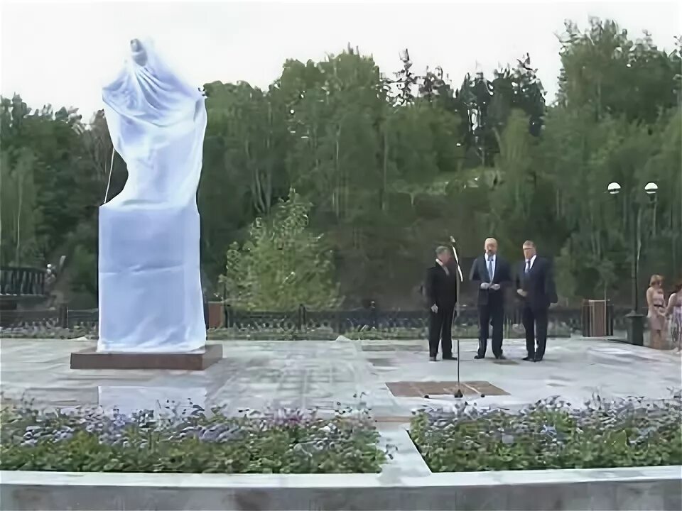 Памятник Твердышеву в Белорецке. Открытие обелиска городе Белорецке.