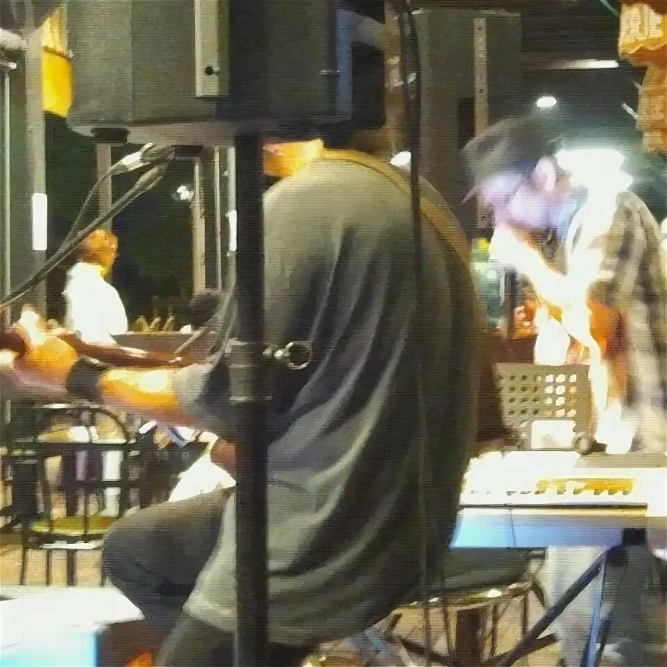 Pub mail. Pub mail. Хлебозавод хлебопек мурманск. Лайонс хед паб. The coach horses паб.