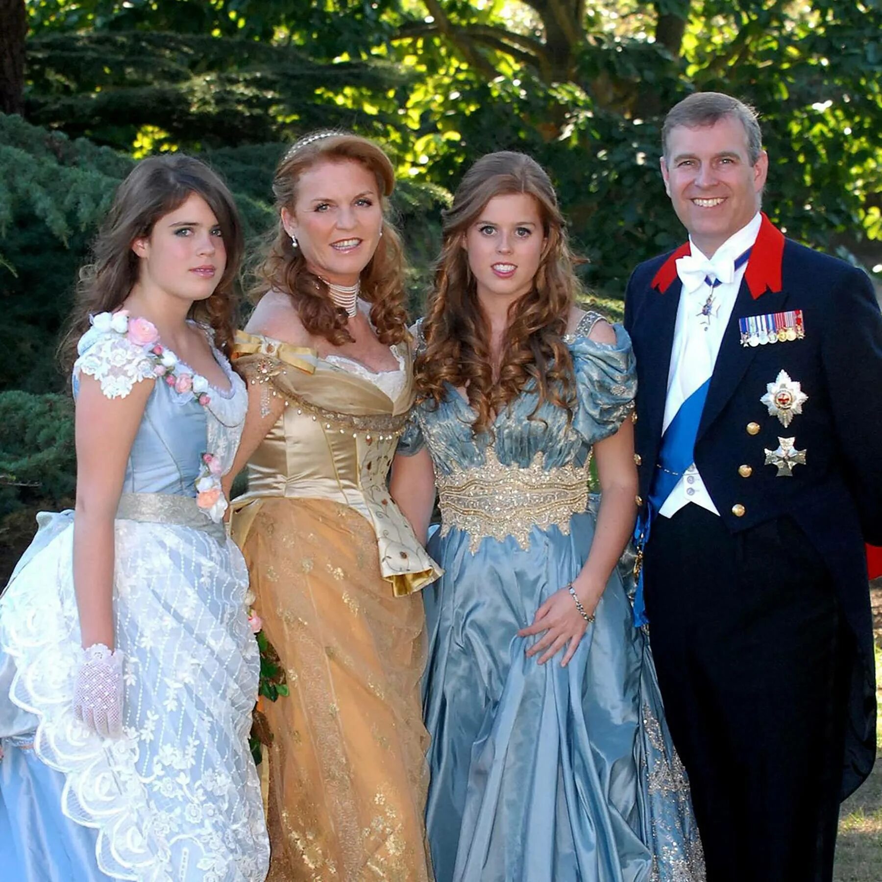 Жена эндрю. Свадьба Сары Фергюсон и принца Эндрю. Дети принца Эндрю и Сары Фергюсон. Принц Эндрю с семьей.