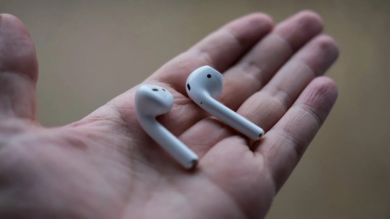 Airpods плохой звук. Аирподс 2. Левый аирподс. Наушники Apple Air Pots. Наушники i15 pods.