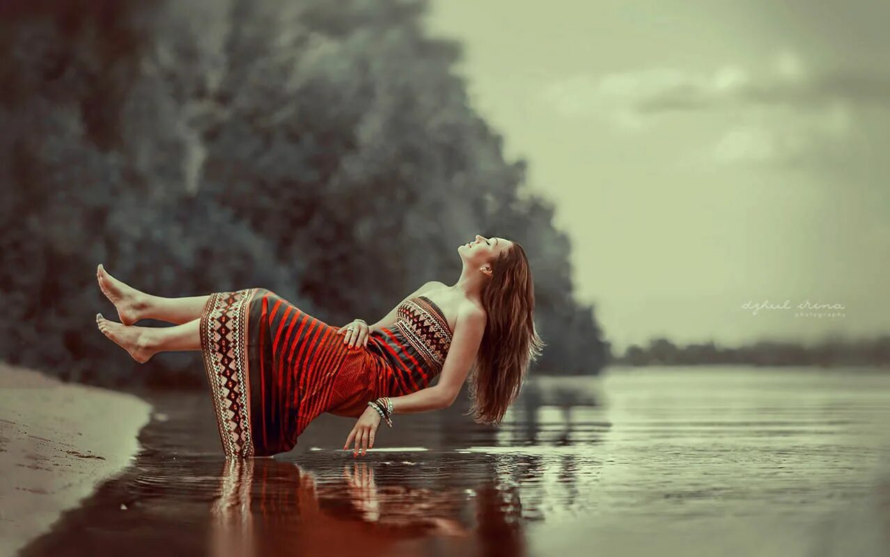 Falling in dreams