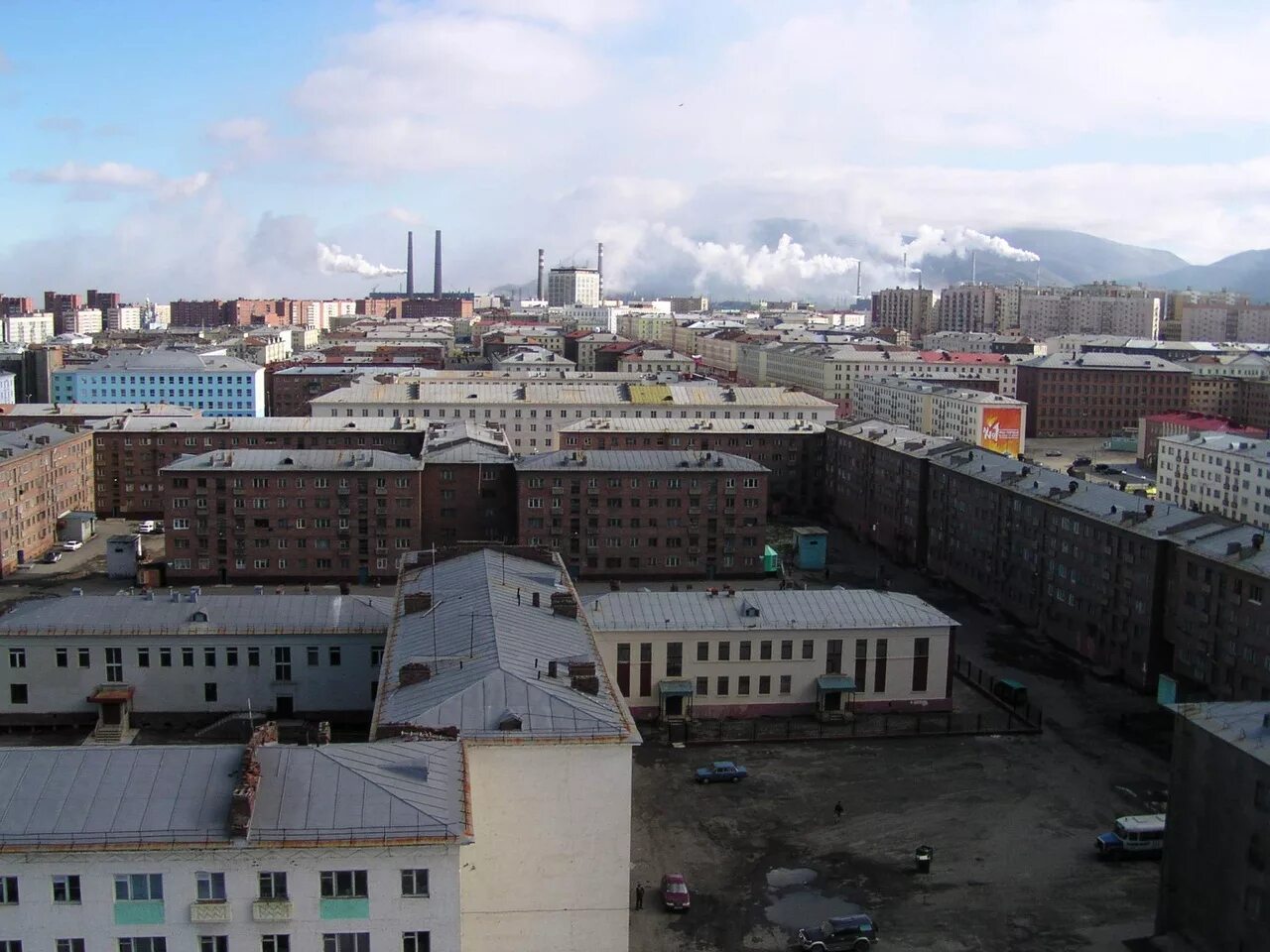 море лаптевых тикси. комсомольская 10 норильск. норильск 1975. норильск достопримечательности. улица красноярская норильск.