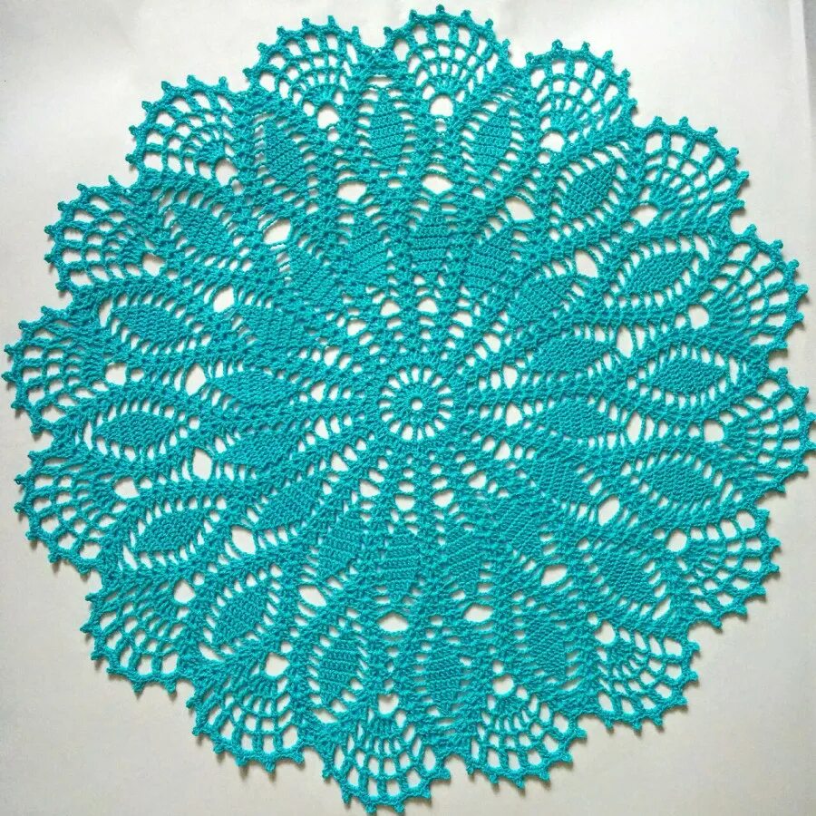 Салфетка крючком ананасы. Вязание салфеток с мастерицами. Овальная салфетка с ананасами. Салфетка крючком ананасы. Круглая салфетка крючком.