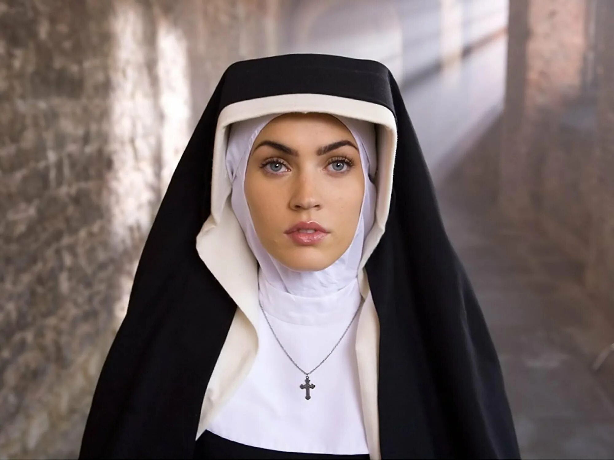 Святые женщины и мужчины. Меган Фокс монахиня. Меган Фокс монашка. Меган Фокс в роли монашки. Алена Адаменко.