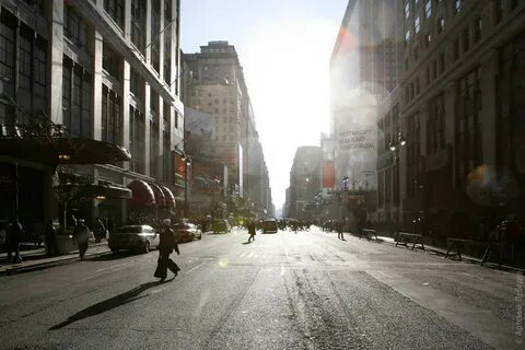 Посреди города