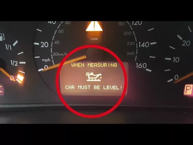 Check engine level. Чек уровня масла мерседес 210. oil level мерседес w210. mercedes w203 чек масла. лампа давления масло на мерседес w 203.