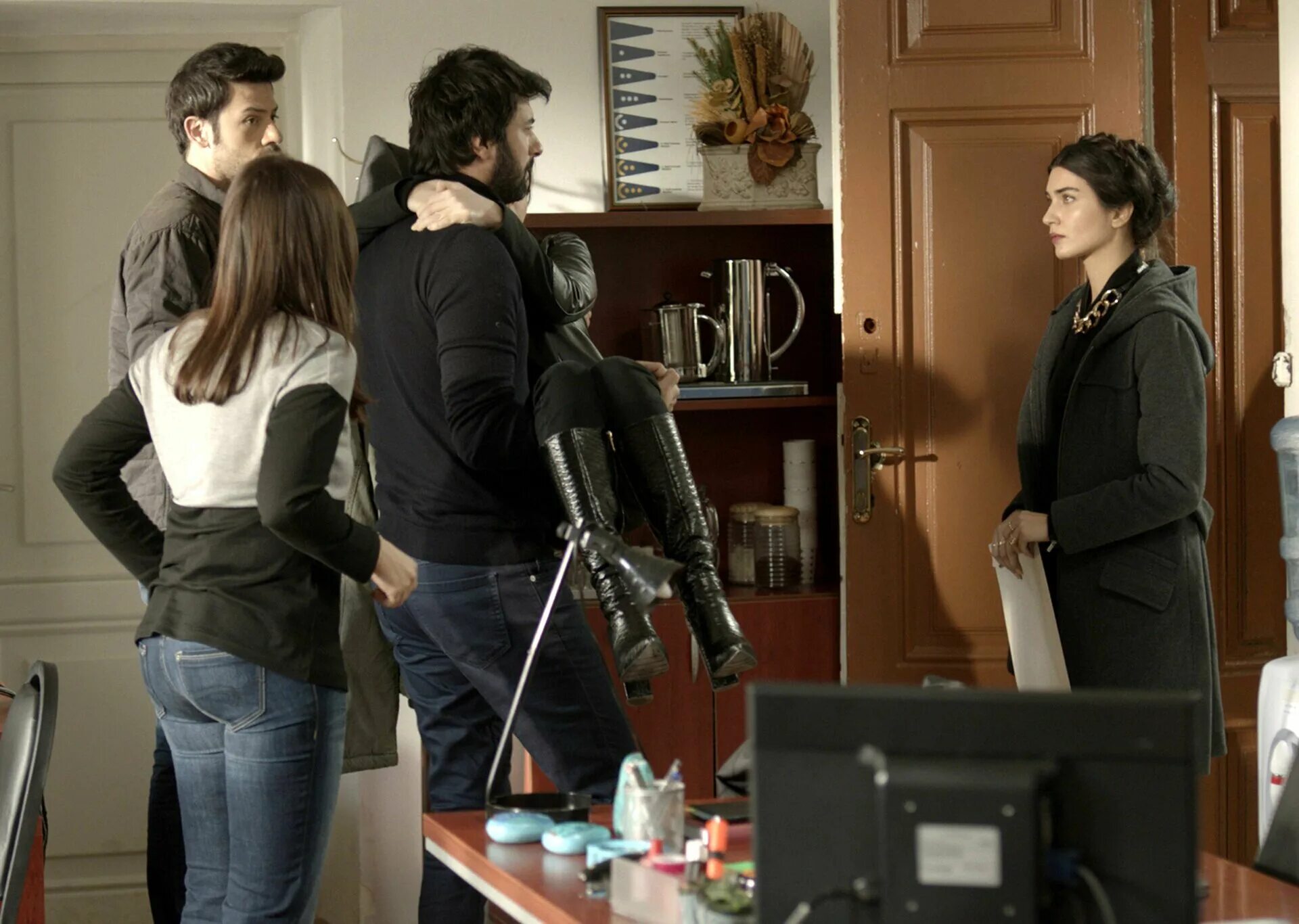 лживая любовь турецкий сериал. в. грязные деньги и любовь ипек. грязные деньги, лживая любовь сериал. грязные деньги и любовь ипек.