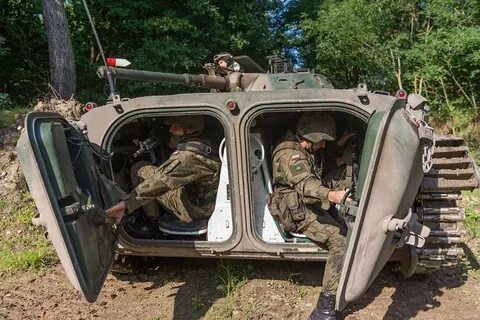 Бтр и брэдли видео