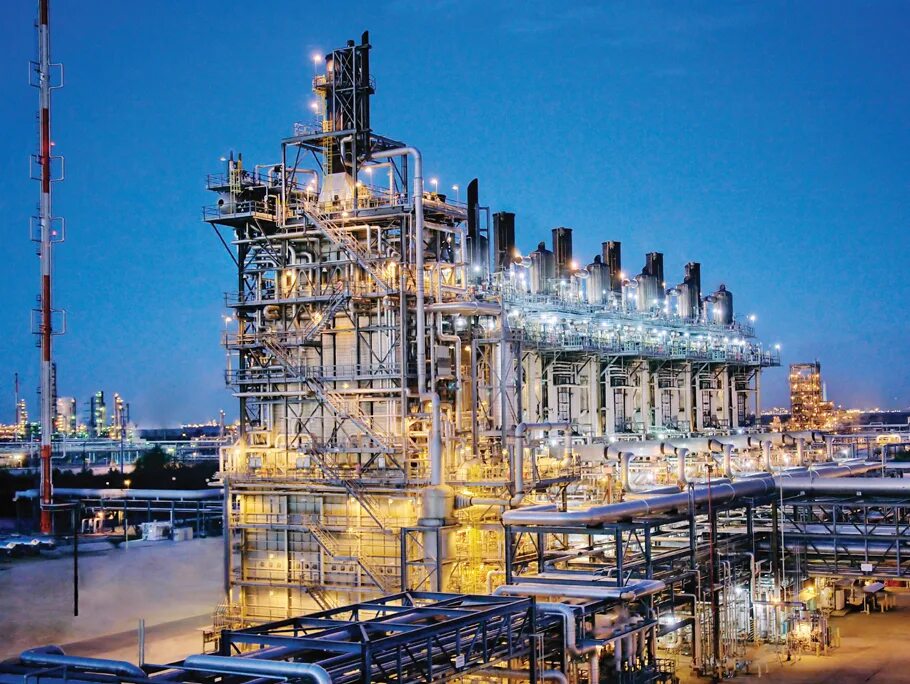 Омский нпз (пао газпромнефть). Ректификационная колонна хим завод. Добытия и переработка нефти. Нефтеобрабатывающая промышленность испания. Нефтеперерабатывающие заводы омск газпром.