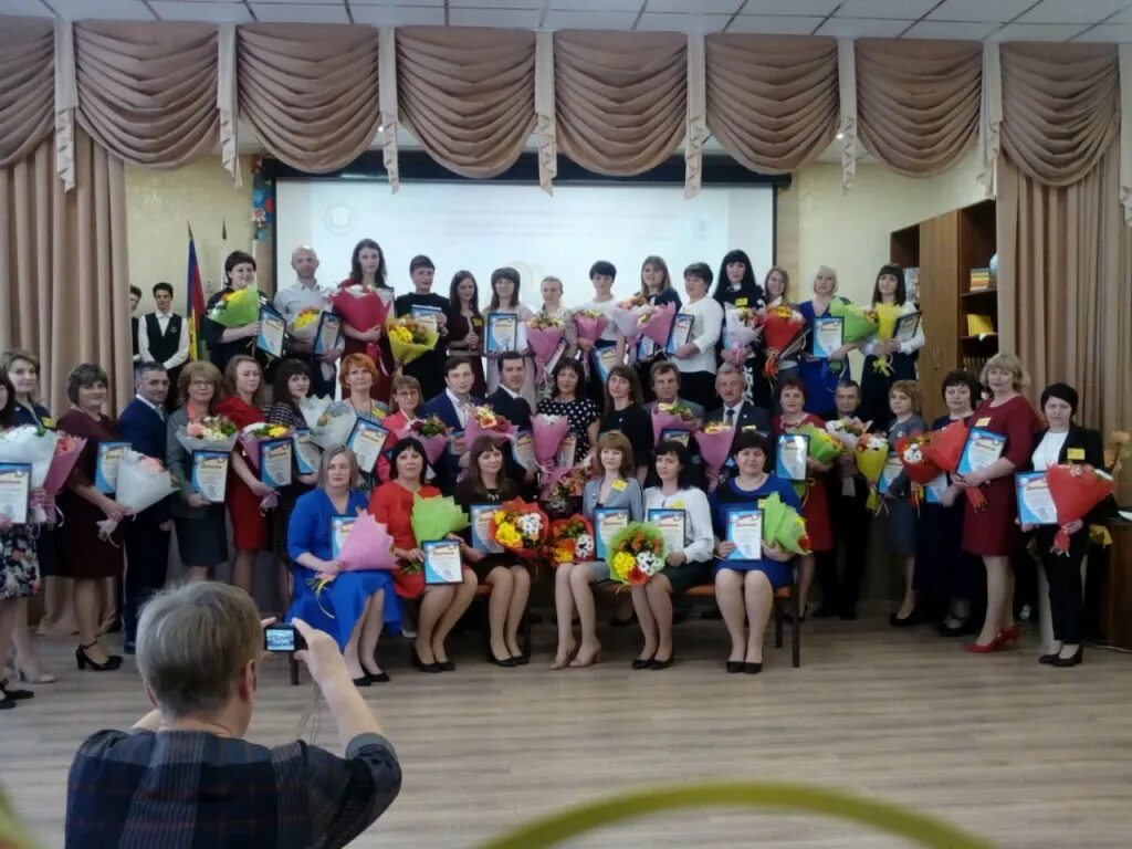 Школа 3 усть-лабинск. Сош 4 лабинск. Школа 6 усть-лабинск. Город лабинск 9 школа. Учителя лабинска.