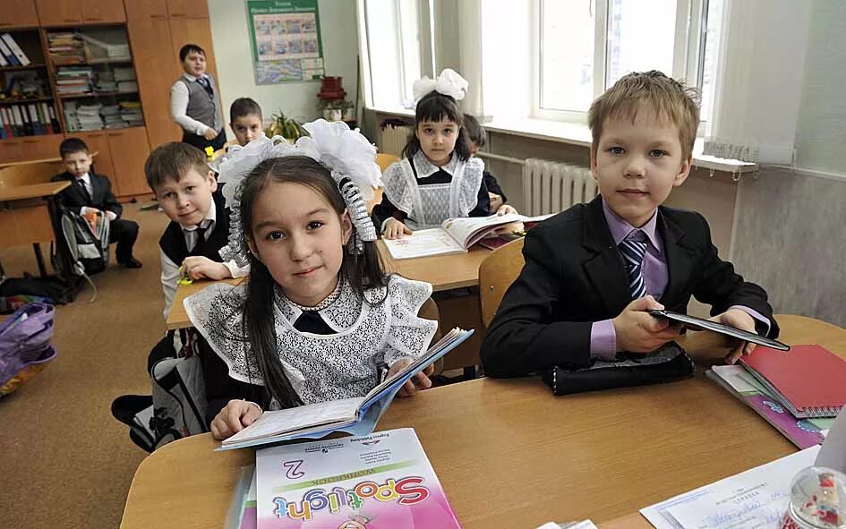 Преподавание в начальных классах. Астраханская школа 005. Фото работы школьника 2 класс. Класс 2 а в 105 школе.