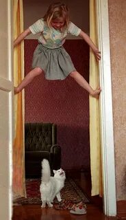 Она пришла с