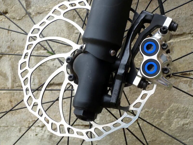 Гидравлические тормоза для велосипеда sram 2005. Гидравлические тормоза на велик. Велотормоза гидравлические. Tektro auriga pro. Тормоза formula oval.