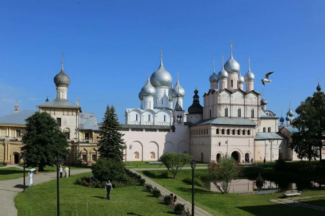 Ростов великий достопримечательности фото. Ростов Великий Кремль. Жемчужина Ростова – Ростовский Кремль. Достопримечательности Ростова Ростовский Кремль.