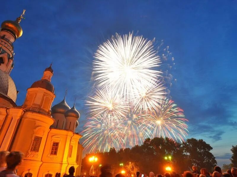 Салют в день города Вологда 2022. День города Вологда. С праздником города Вологда. День города Вологда фейерверк.