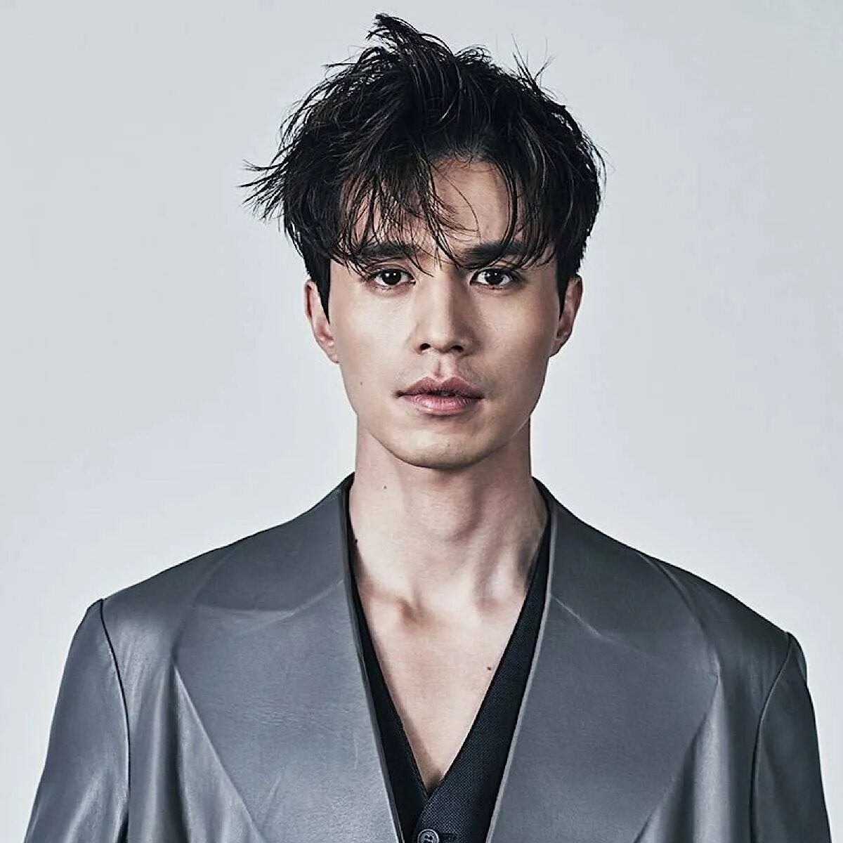 Ук дон телефон. Lee dong Wook. Корейский актер ли Дон УК. Ли Дон УК 2022. Об актёре ли Дон УК Корея.