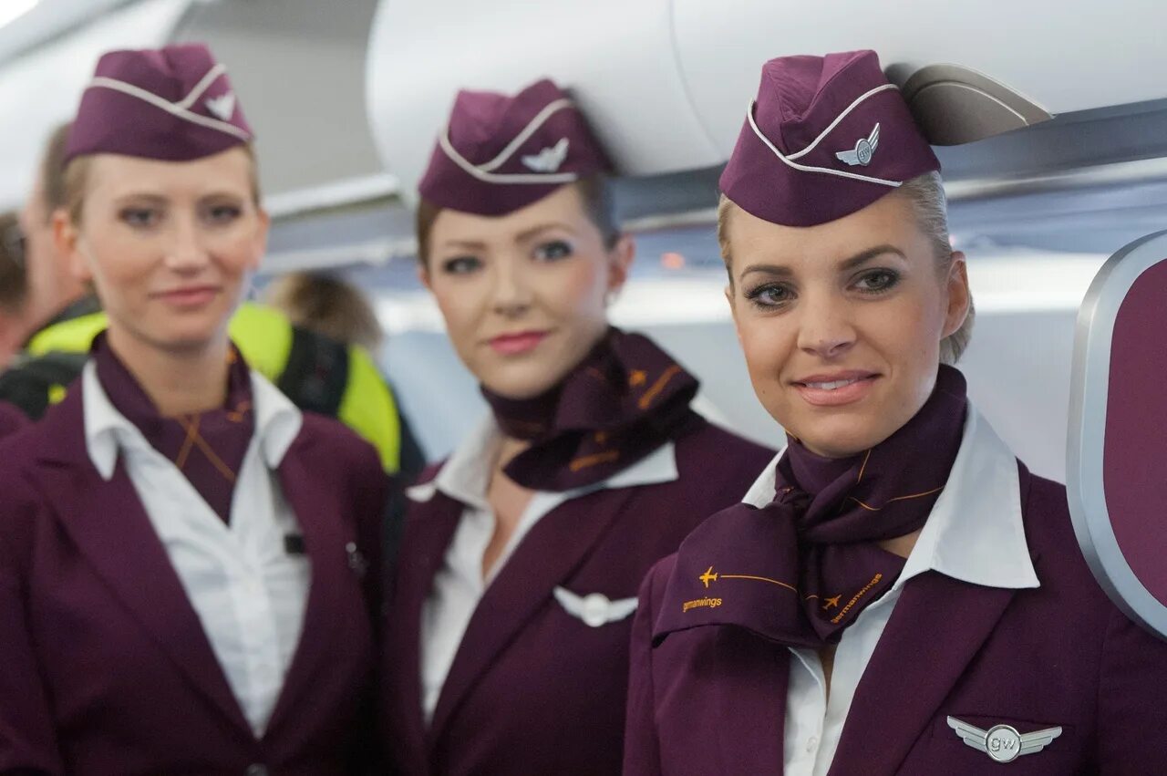 Вес стюардессы должен быть. Germanwings стюардесса. российские стюардессы. стюардессы норвегии.