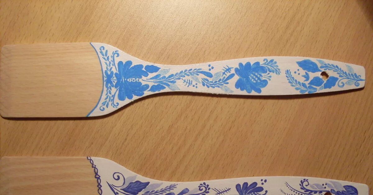 Роспись деревянной лопатки. Роспись на лопатке кухонной. лопатка деревянная с росписью. роспись лопаточек деревянных. роспись на лопатки кухонные деревянные.