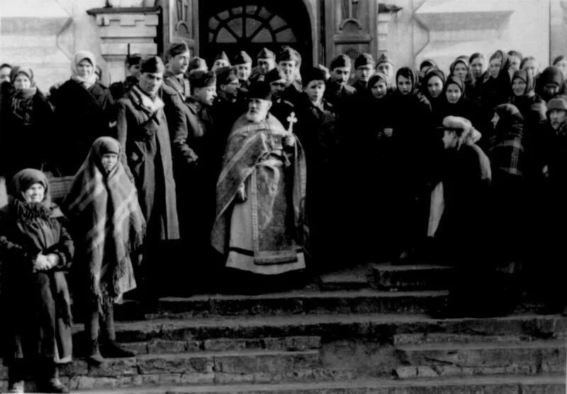 Освобождение симферополя 1944. Псковская духовная миссия. Псковская православная миссия в 1941. Священная оккупация. Православная церковь на оккупированной территории в годы вов.