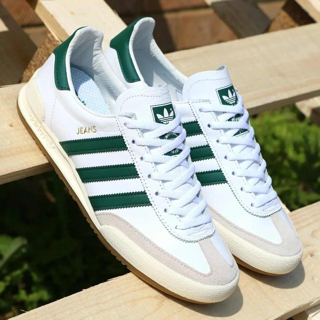 Кроссовки адидас White-Green. Broomfield adidas зеленые. Кеды adidas Broomfield зеленые. Adidas кеды белые с зеленым. Кроссовки адидас с белыми полосками