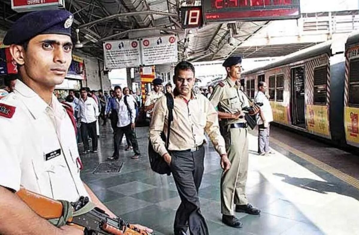 India check. Кайф секьюрити. security of railway passengers. kaif security. indian robber.