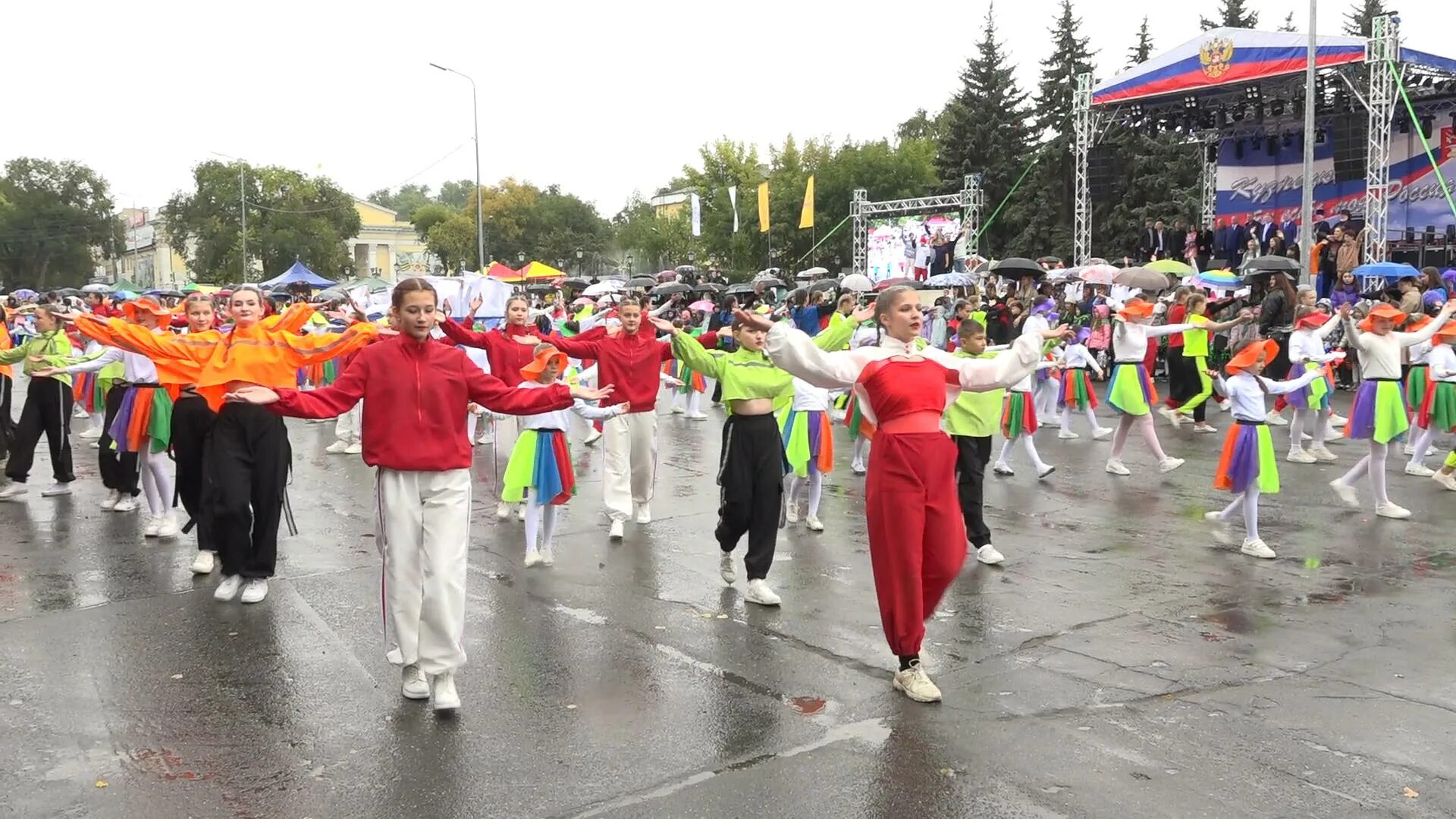 Корона город москва праздник. Интерактивные площадки для молодежи идеи. Посвященному дню физкультурника. День города 10 августа 2024. День москвы 5 сентября.