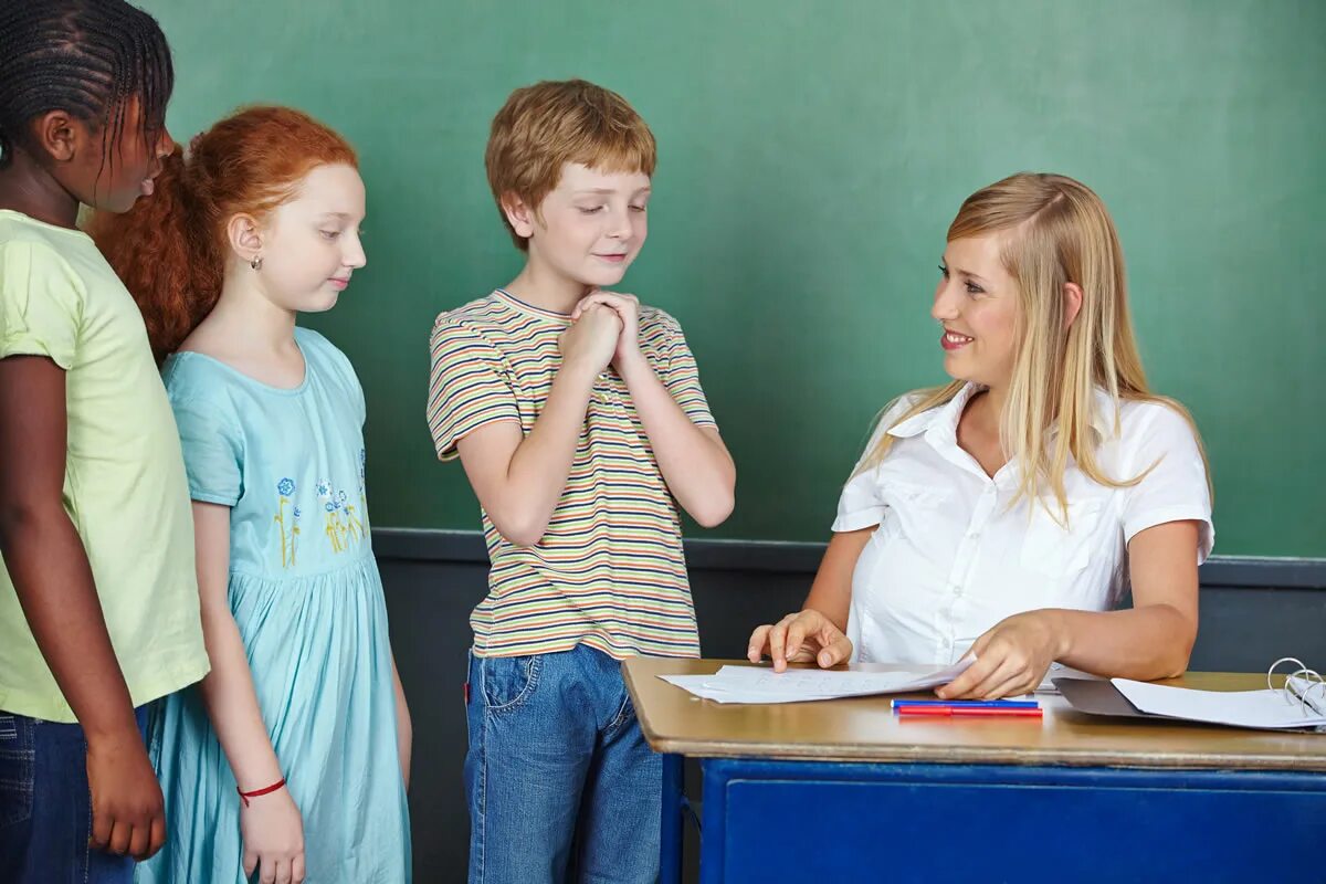 She not teach at this school. Elena struggles for her grades in her teachers class. emily and her friend are struggling in their teachers class. teaching manual labor in elementary grades.
