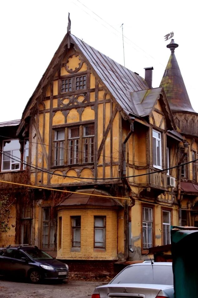 Фахверк фрунзе самара. Самара улица фрунзе 75 а дом с фахверками. Фахверковый дом в самаре фрунзе 75. Фрунзе 75. Фрунзе 75 самара.