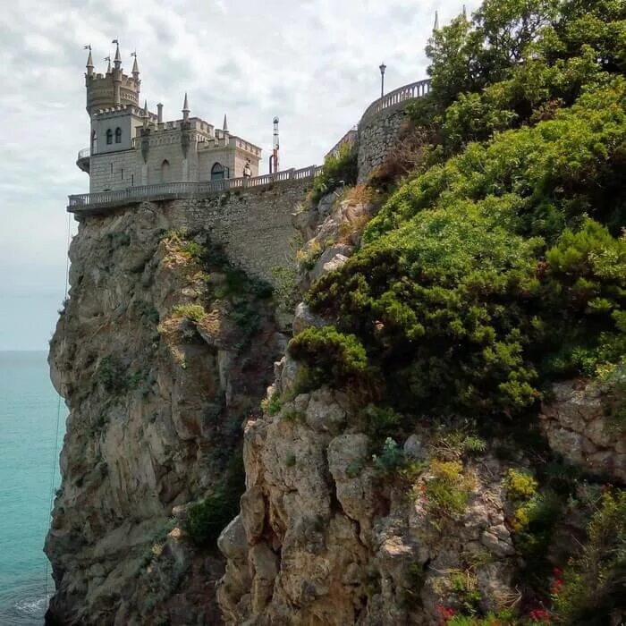 Алупка Ласточкино гнездо. Смотровая Алупка. Крым Алупка море. Алупка крепость.