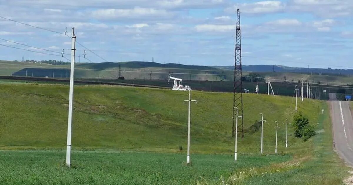 Воздушные линии электропередач 6 10. Линия ЛЭП 10 кв. Опора ЛЭП 6-10 кв. Высоковольтная линия электропередач 10 кв. Высоковольтная линия 10 кв.