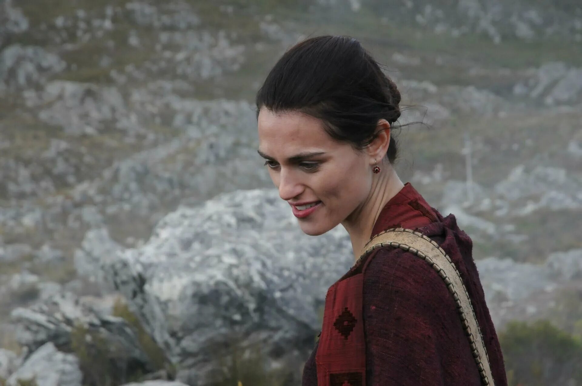 Лабиринт 2012 кэти макграт. Лабиринт 2012. Лабиринт 2012. Лабиринт постер. Раймунд ii транкавель.