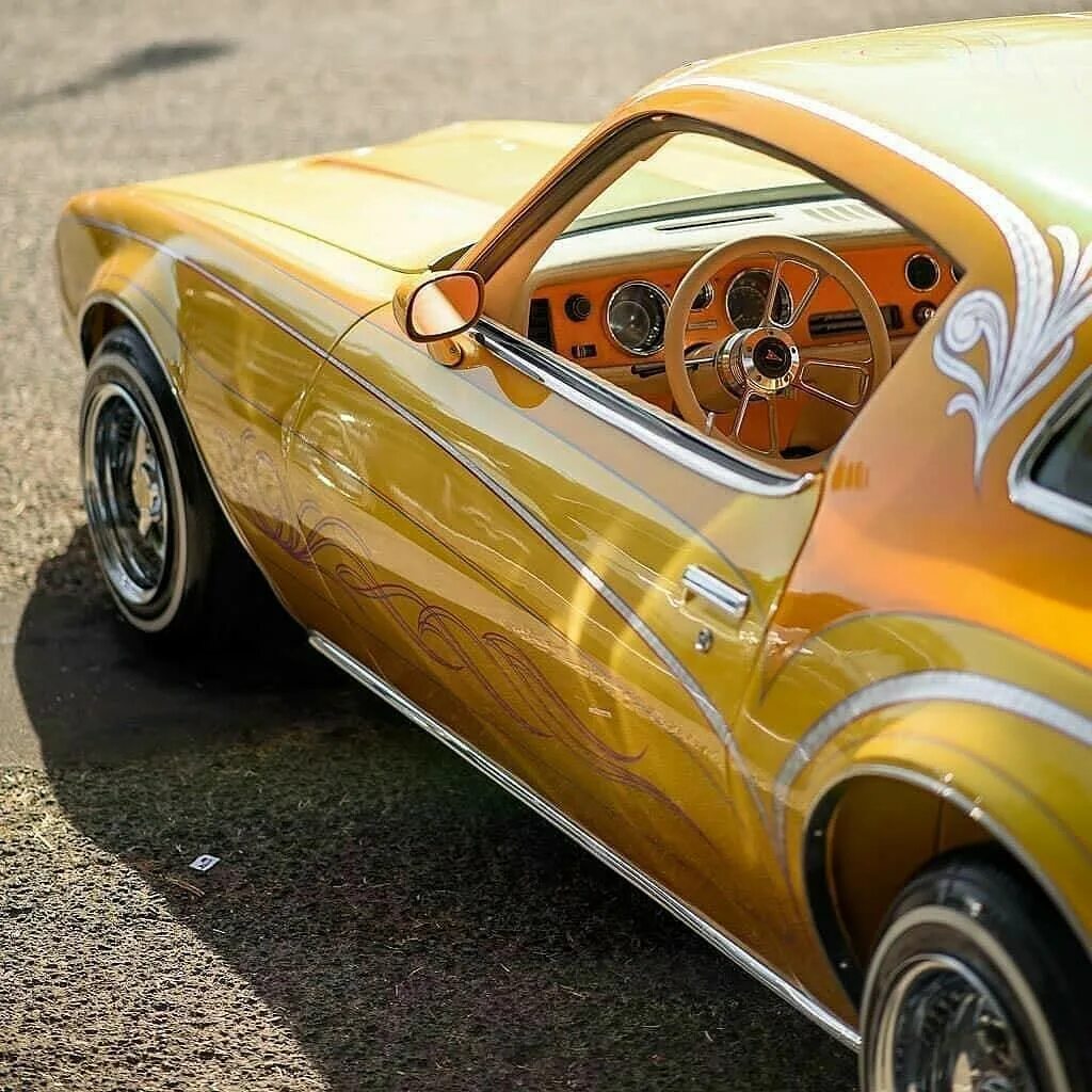 Pontiac Firebird 1967. Golden Pontiac Firebird. Pontiac Firebird Gold. Золотой Firebird.