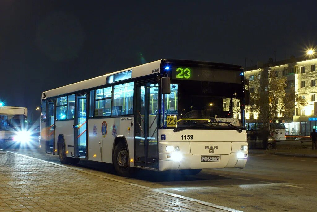 Автобус астана время. Автобусный парк 1 Астана. 303 Автобус Астана. D102 Астана автобус. 33 Автобус Астана.