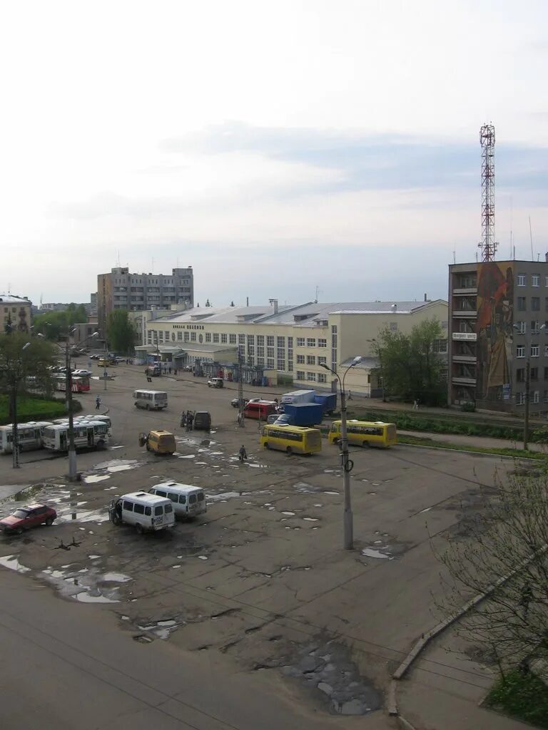 Разруха. Омск грязный город. Архангельск трущобы. Иваново дороги. Иваново плохой город.