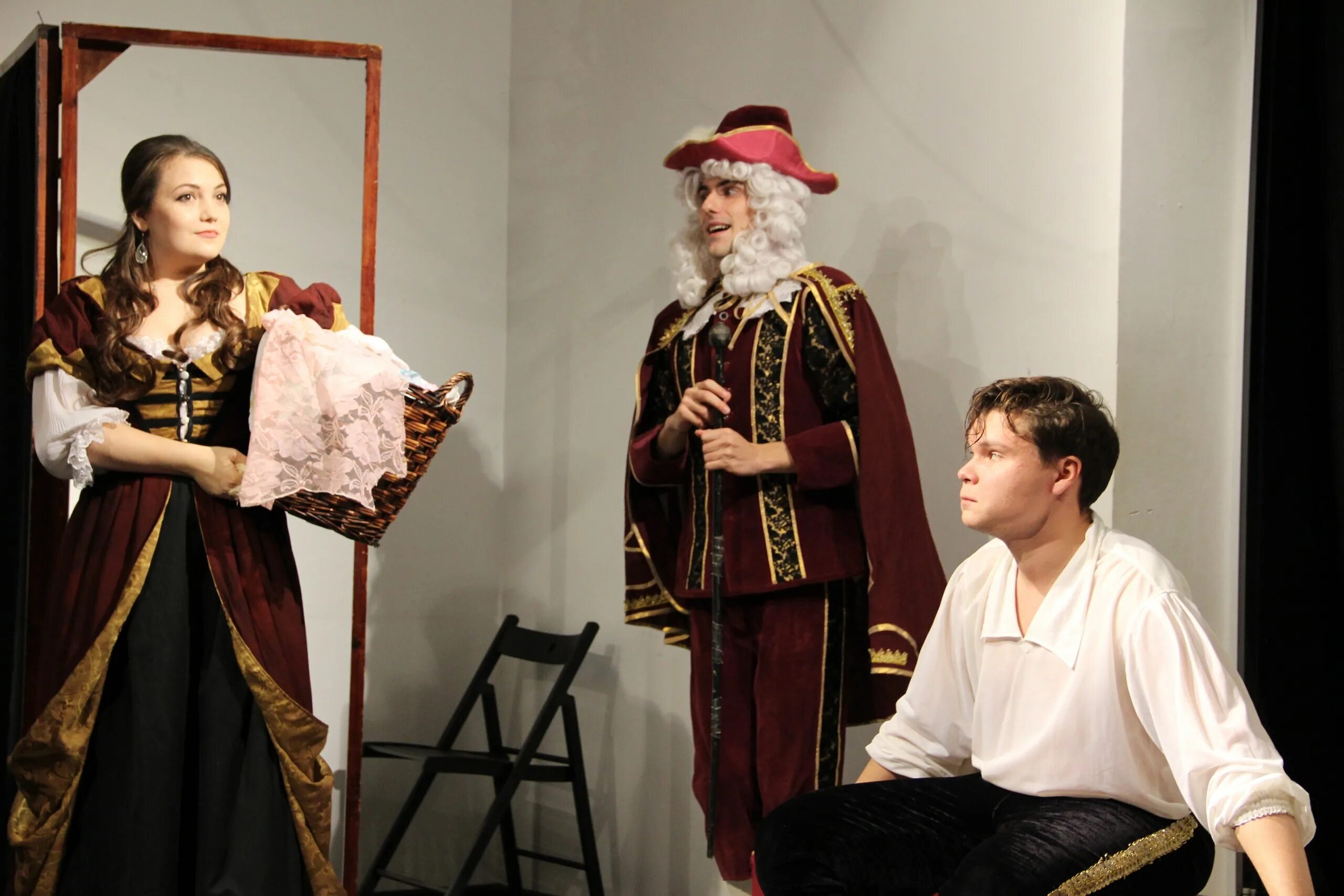 Хозяйка гостиницы. Женитьба фигаро спектакль на литейном. Миранда хозяйка гостиницы. Ведогонь-театр зеленоград зал. Спектакль хозяюшка.