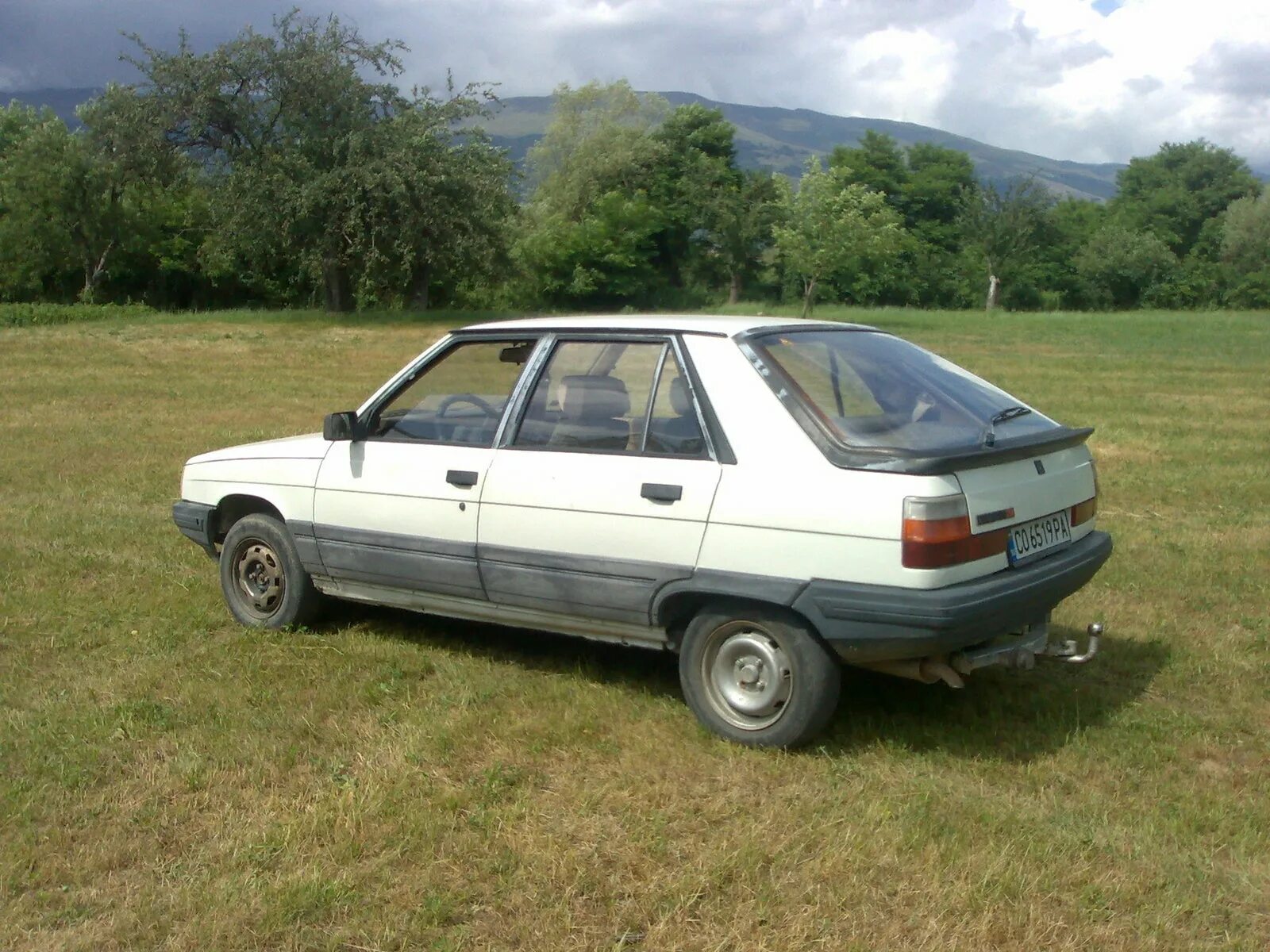 Reno 11f. Renault 11. Renault 1985. Рено 11 1985. Ренаульт. 11.